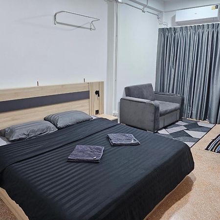 Urban Jungle Hostel กรุงเทพมหานคร ภายนอก รูปภาพ