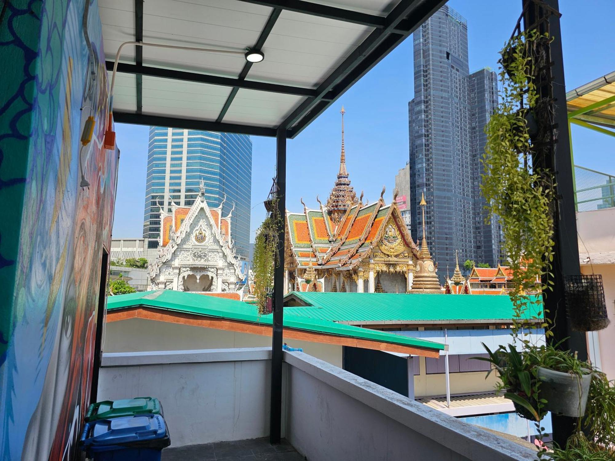 Urban Jungle Hostel กรุงเทพมหานคร ภายนอก รูปภาพ