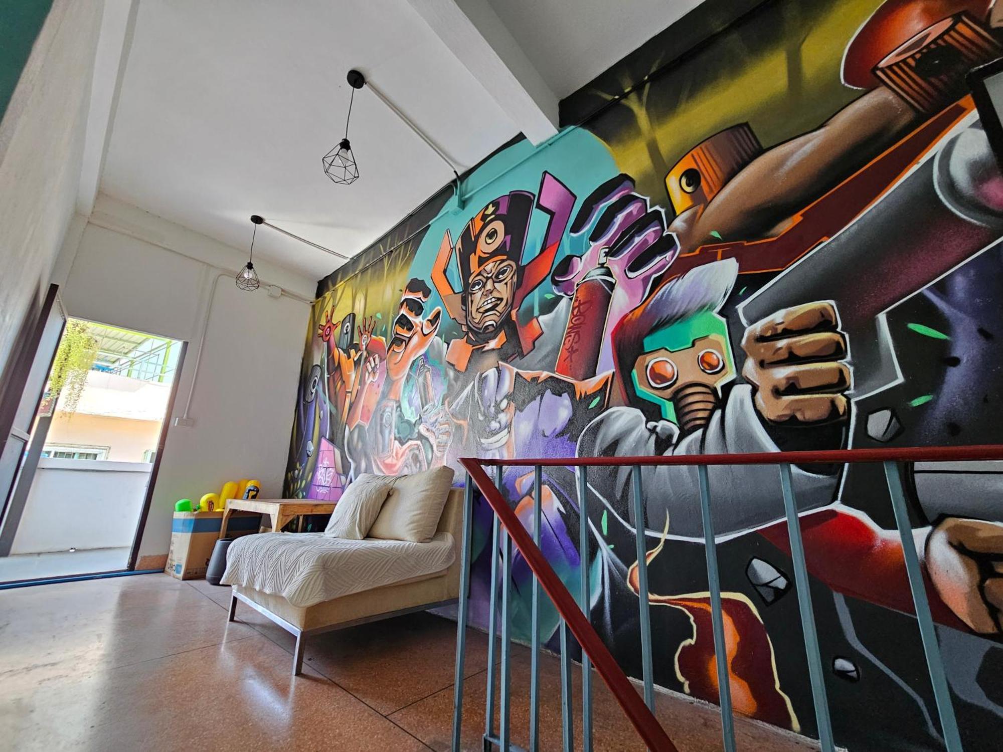 Urban Jungle Hostel กรุงเทพมหานคร ภายนอก รูปภาพ