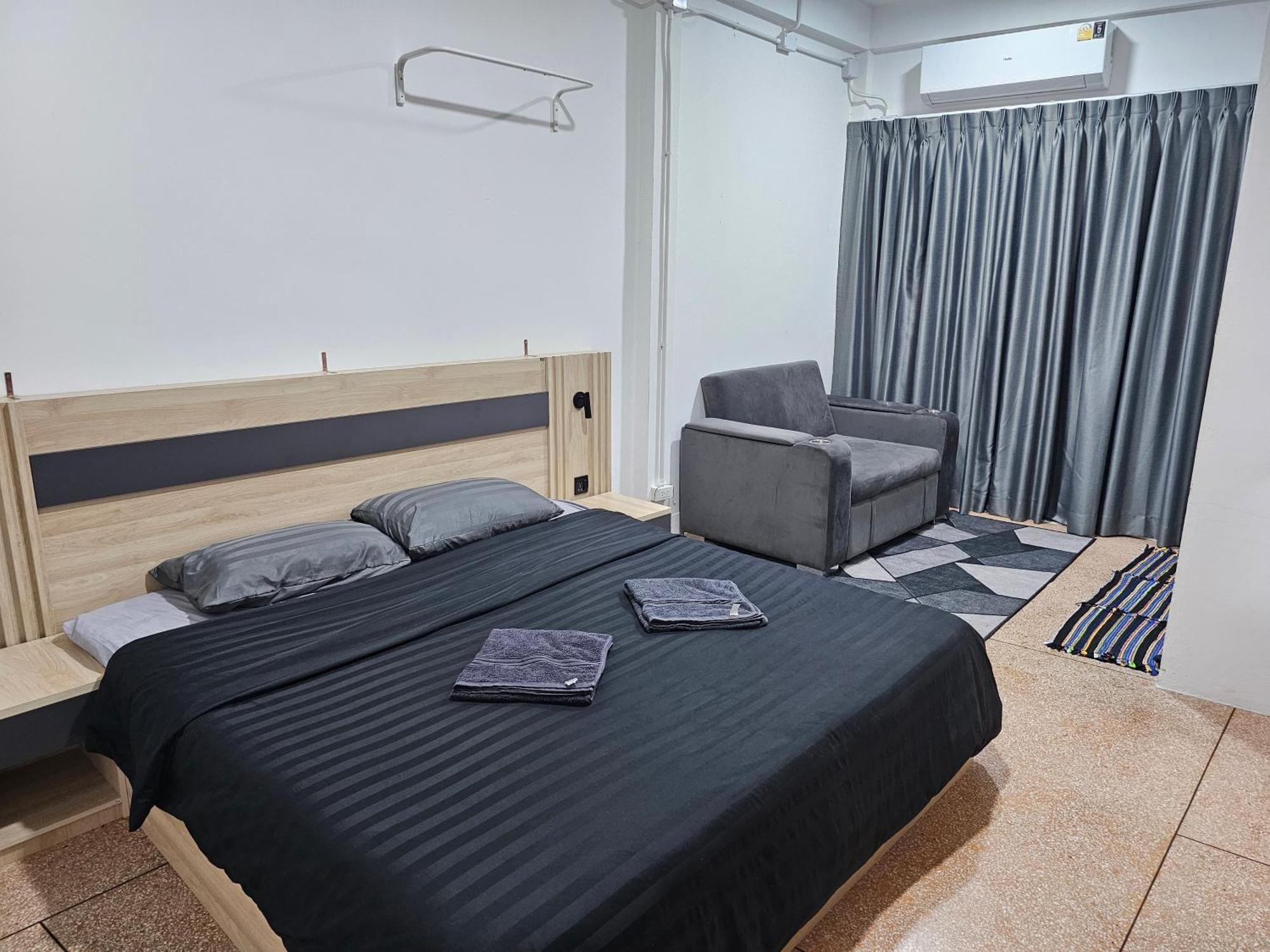 Urban Jungle Hostel กรุงเทพมหานคร ภายนอก รูปภาพ